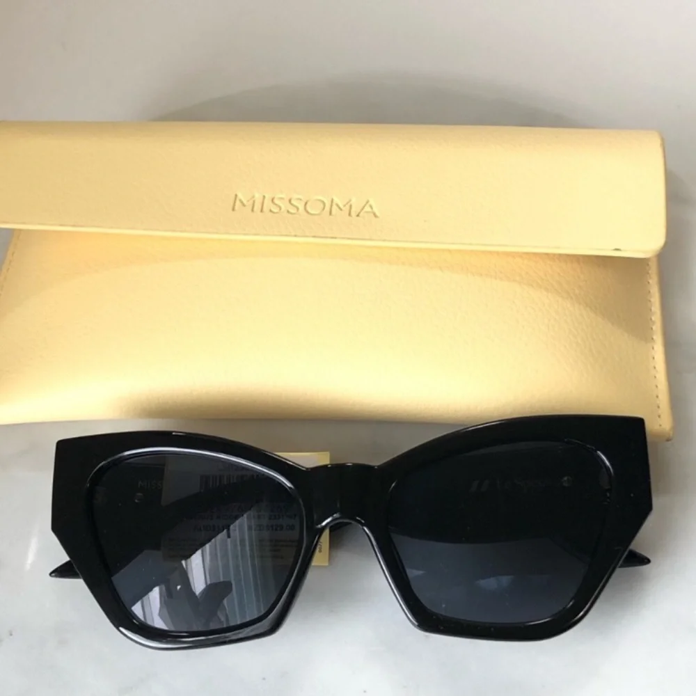 Missoma x Le Specs Venus Ridge Heart Black Cat-Eye Sunglasses